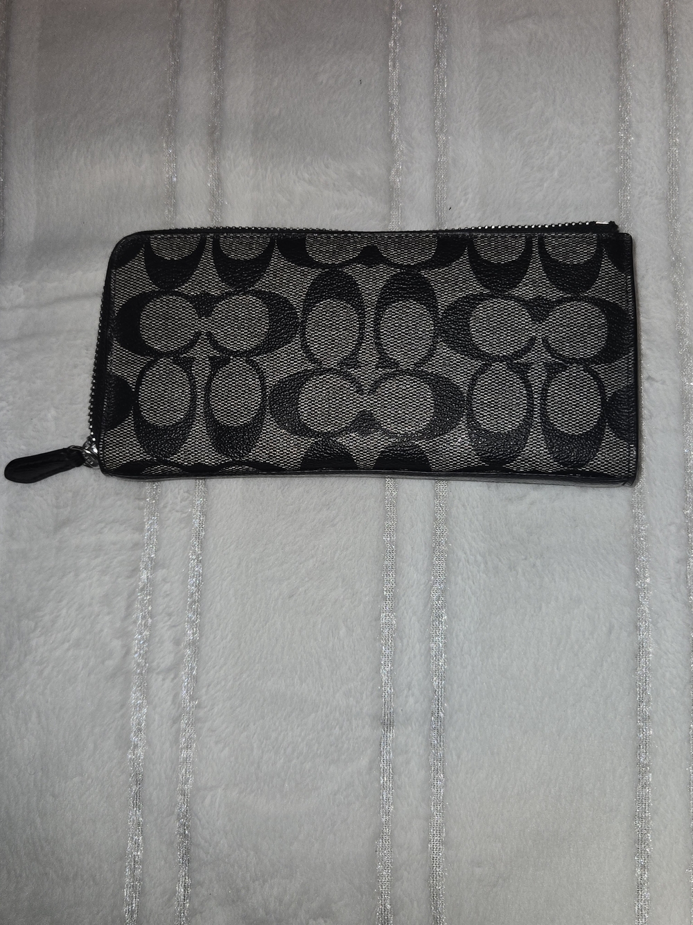 Coach Leather Black Signature Zip Wallet - Picture 3 of 5